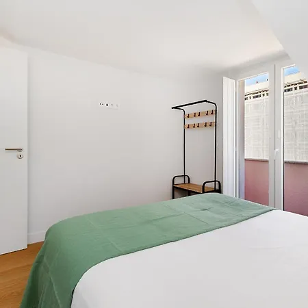 Whome Comfortable Family In Appartement *
