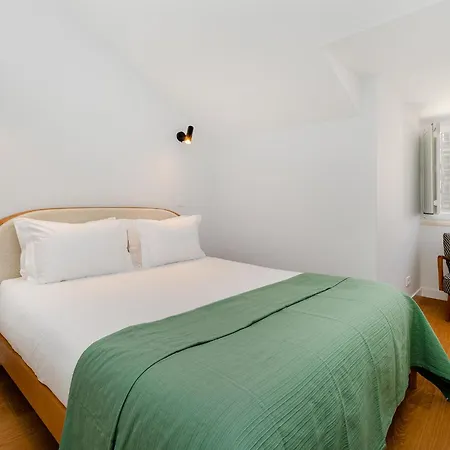 Whome Comfortable Family In Lissabon